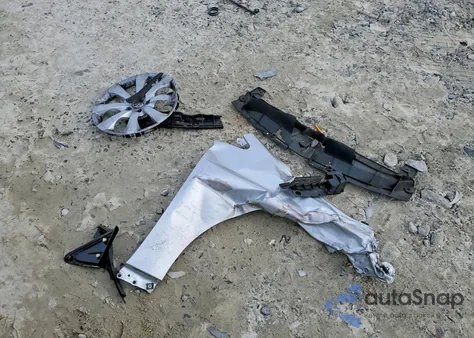 2021 Toyota Corolla Le from USA, damaged, VIN JTDEPMAE8MJ118946